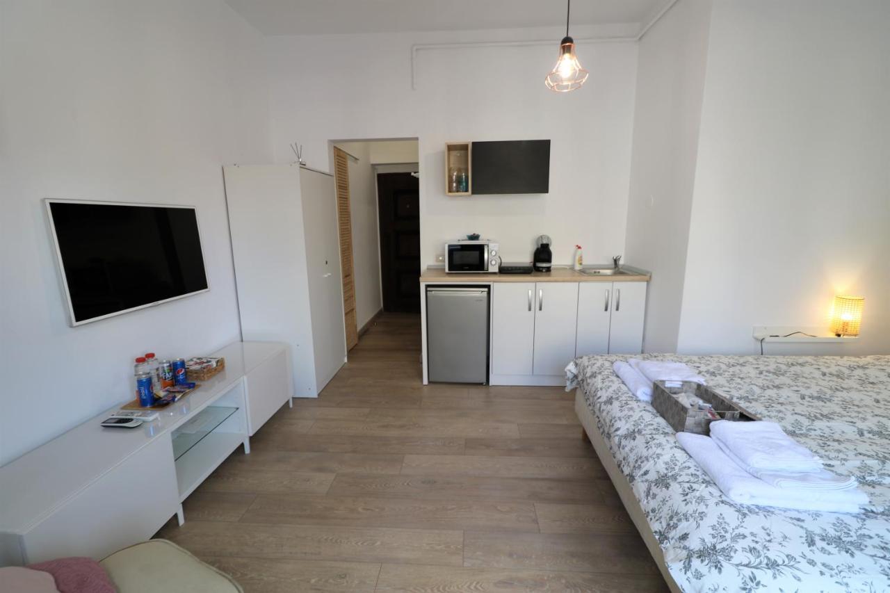Lovely City Center Apartment - Free Minibar Bukares Bagian luar foto