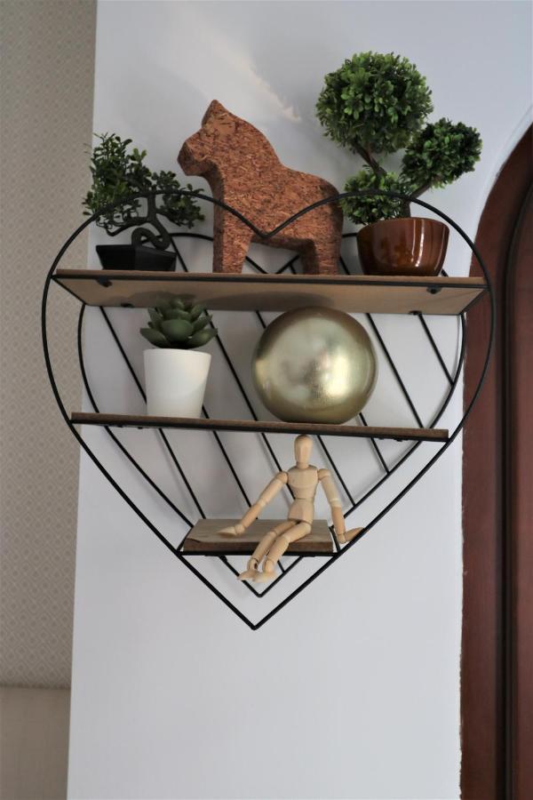 Lovely City Center Apartment - Free Minibar Bukares Bagian luar foto