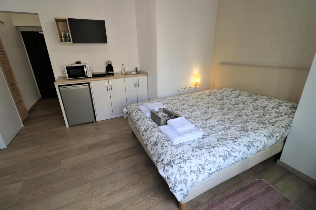 Lovely City Center Apartment - Free Minibar Bukares Bagian luar foto